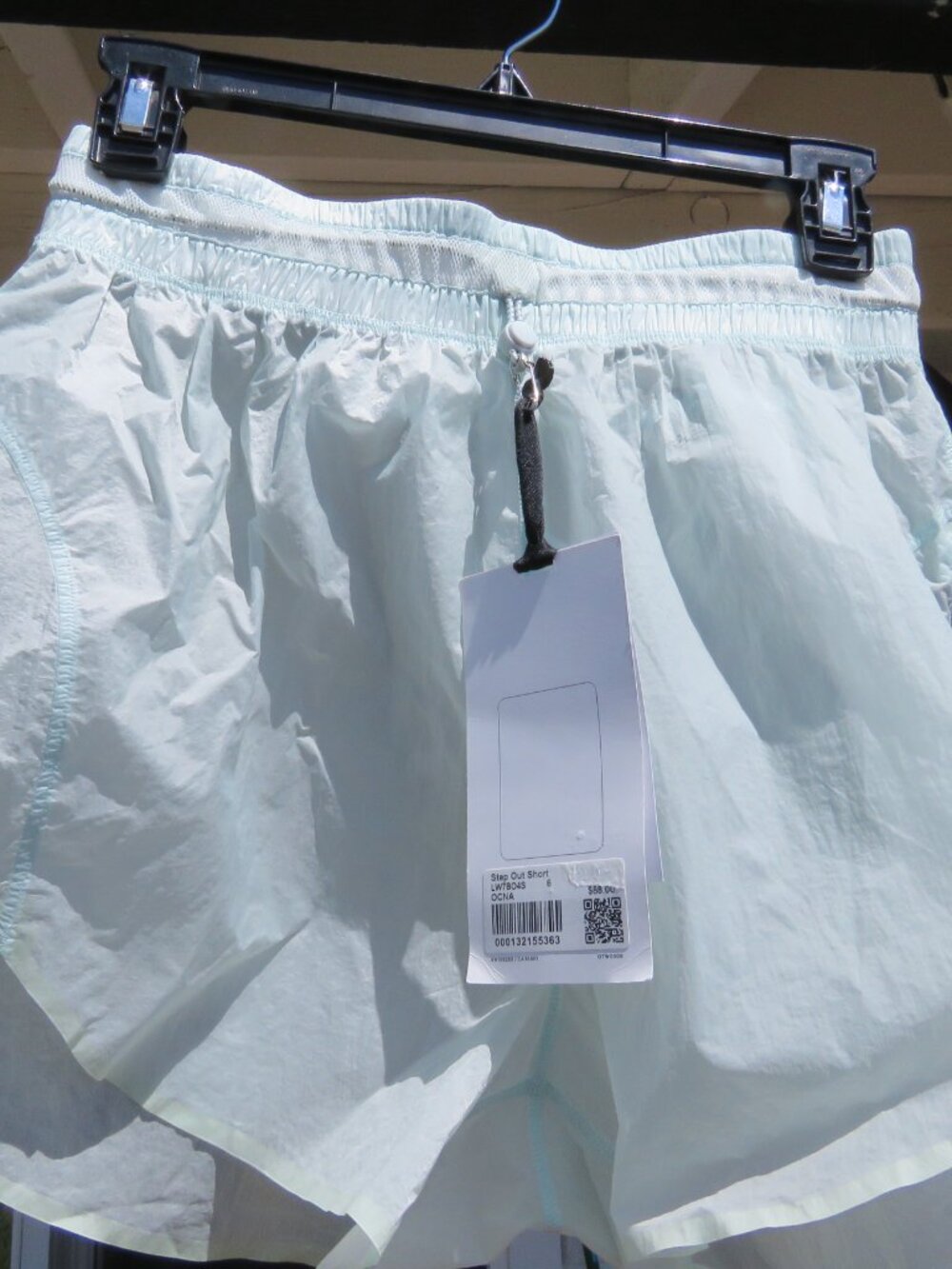 Lululemon Step Out Water-Repellent Size 6 Sheer Ocean Air Light Weight Shorts